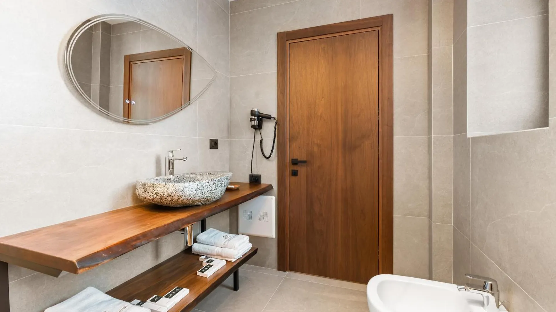 Grandview Hotel Berat 0*,