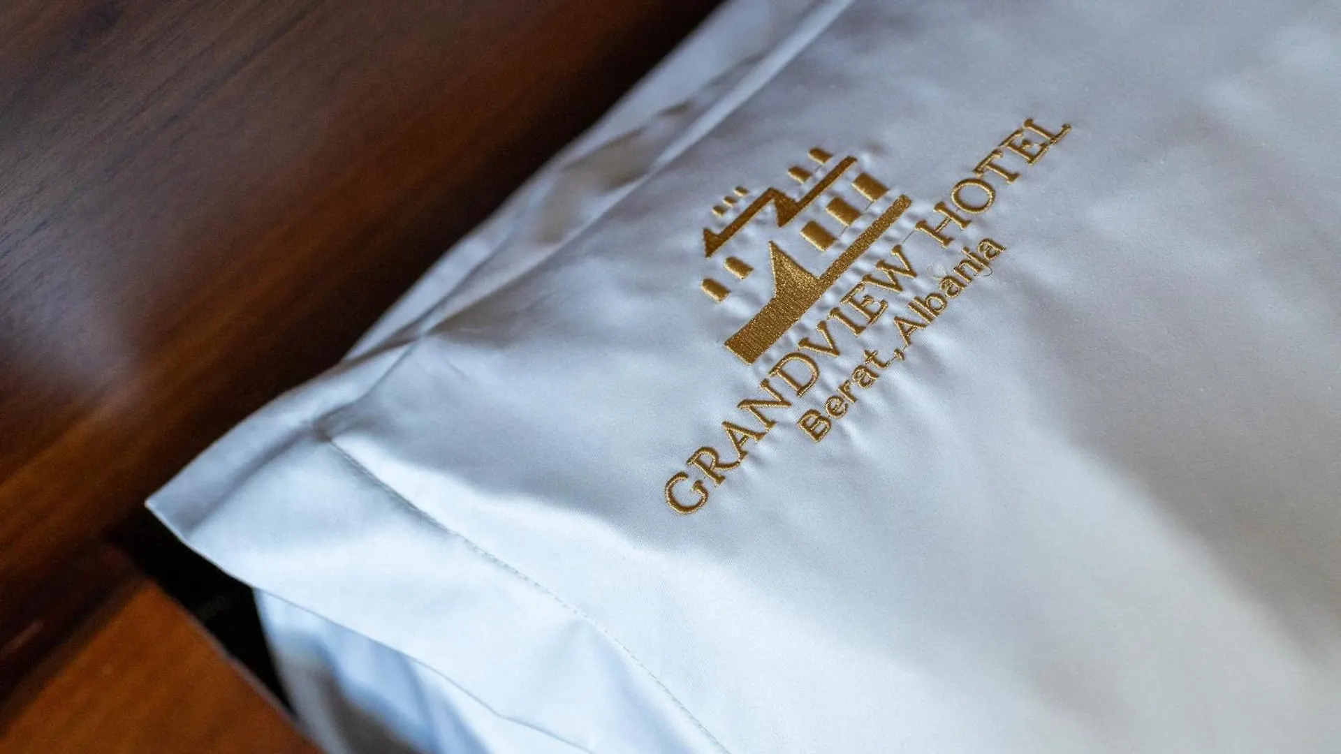 Grandview Hotel 베라트