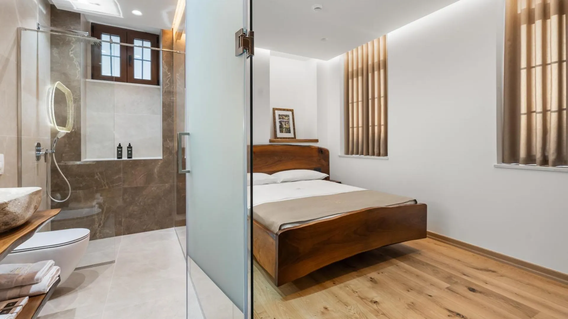 Grandview Hotel 베라트